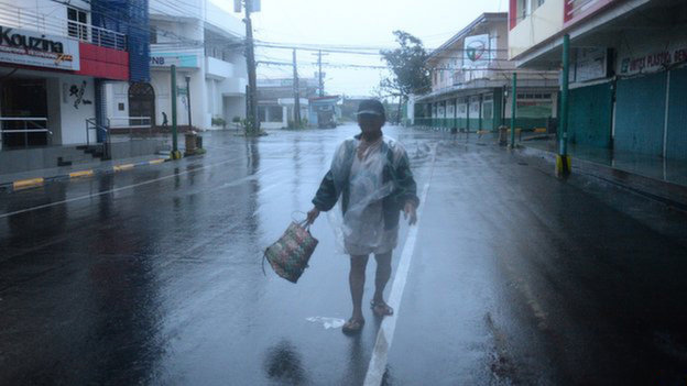 [-]Philippines:[-]đã[-]có[-]ít[-]nhất[-]21[-]người[-]chết[-]do[-]bão[-]Hagupit